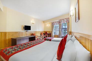 هتل Summit Newa Regency