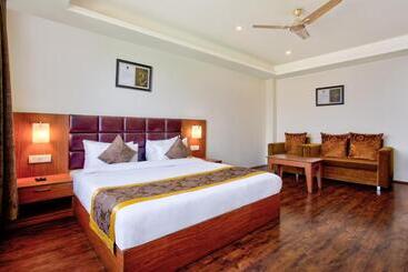 Summit Ttakshang Residency Hotel & Spa Mg Marg
