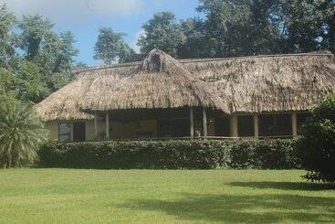 هتل Tanager Rainforest Lodge