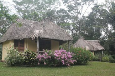 هتل Tanager Rainforest Lodge