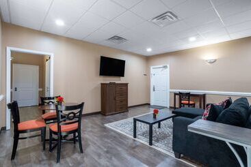 هتل Travelodge By Wyndham Lakeland