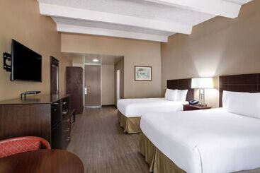 هتل Travelodge By Wyndham Lakeland