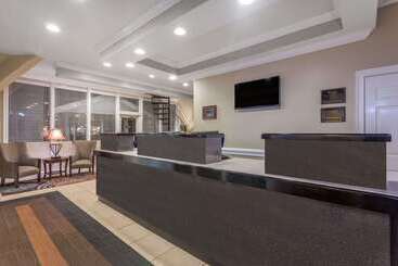 هتل Travelodge By Wyndham Lakeland