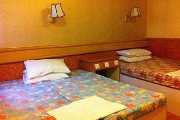 Kowloon Hostel