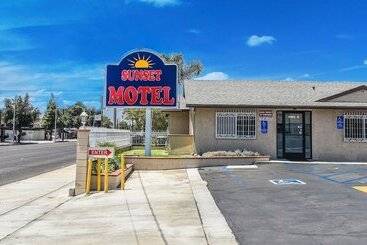 Sunset Motel