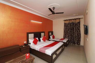 ホテル Mayank Residency