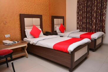 ホテル Mayank Residency