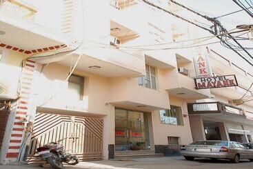 ホテル Mayank Residency
