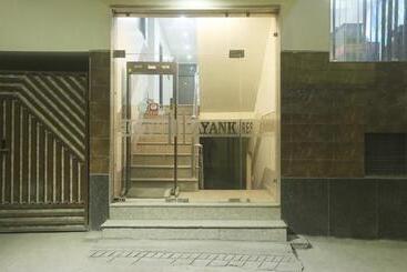 ホテル Mayank Residency