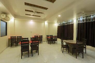ホテル Mayank Residency