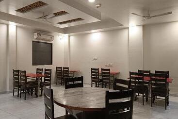 ホテル Mayank Residency