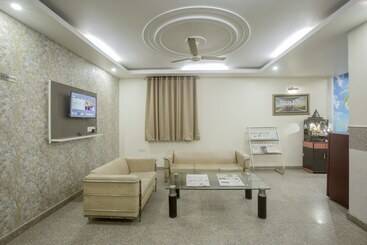 ホテル Mayank Residency