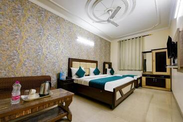 ホテル Mayank Residency