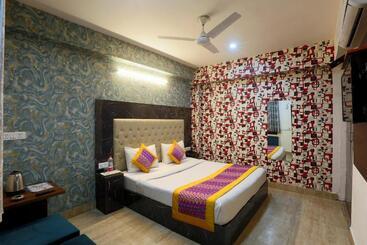 ホテル Mayank Residency