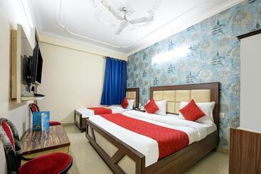 ホテル Mayank Residency