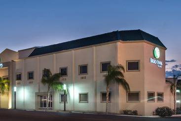 هتل Brio Inn