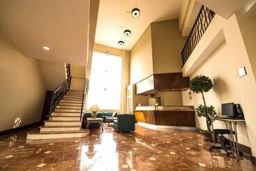 هتل Brio Inn