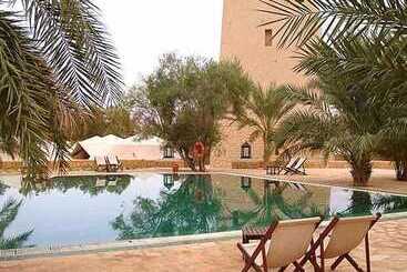 هتل Campement Yadis Ksar Ghilane