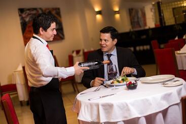 هتل Costa Del Sol Wyndham Chiclayo