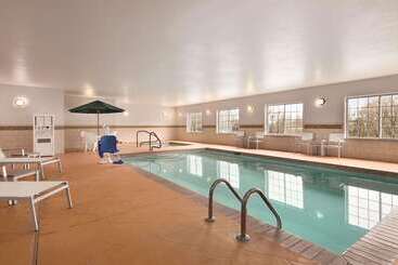 هتل Country Inn & Suites By Radisson, Madison, Al