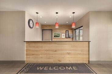 هتل Country Inn & Suites By Radisson, Madison, Al