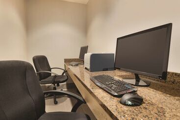 هتل Country Inn & Suites By Radisson, Madison, Al