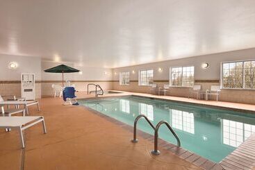 هتل Country Inn & Suites By Radisson, Madison, Al