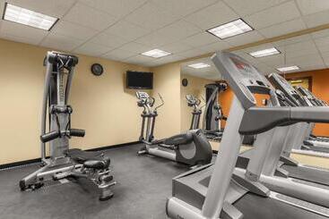 هتل Country Inn & Suites By Radisson, Madison, Al
