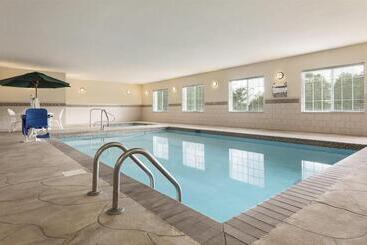 هتل Country Inn & Suites By Radisson, Madison, Al