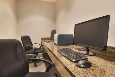 هتل Country Inn & Suites By Radisson, Madison, Al