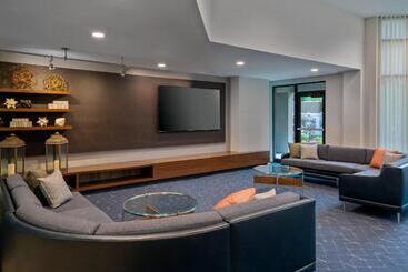 هتل Courtyard By Marriott Danbury