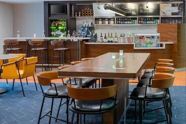 هتل Courtyard By Marriott Danbury