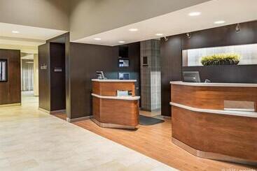 هتل Courtyard By Marriott Danbury