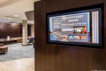 هتل Courtyard By Marriott Danbury