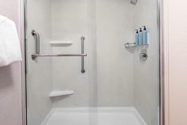 هتل Courtyard By Marriott Danbury