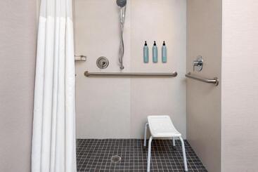 هتل Courtyard By Marriott Danbury