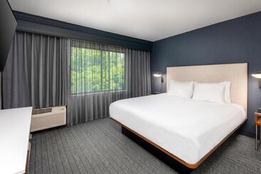 هتل Courtyard By Marriott Danbury