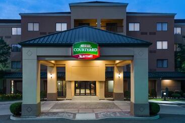 هتل Courtyard By Marriott Danbury
