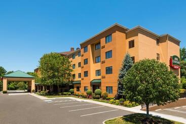 هتل Courtyard By Marriott Danbury