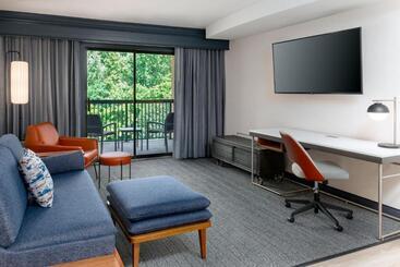 هتل Courtyard By Marriott Danbury