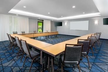 هتل Courtyard By Marriott Danbury