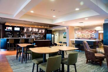 هتل Courtyard Shreveport Airport