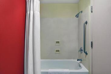 هتل Courtyard Shreveport Airport