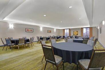 هتل Courtyard Shreveport Airport
