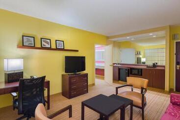 هتل Courtyard Wilmington Brandywine
