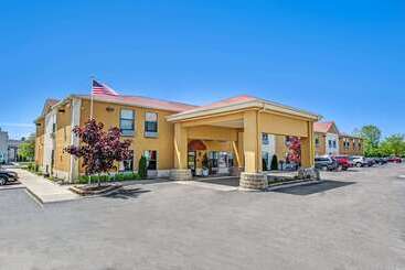 هتل Days Inn By Wyndham Lake Bluff/great Lakes Naval Base