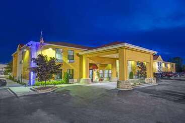 هتل Days Inn By Wyndham Lake Bluff/great Lakes Naval Base