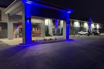 هتل Days Inn By Wyndham Lake Bluff/great Lakes Naval Base