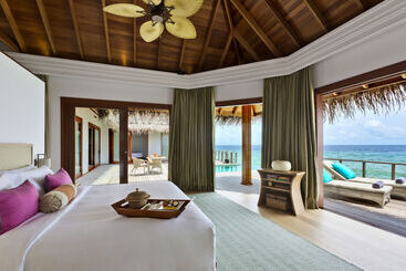 هتل Dusit Thani Maldives