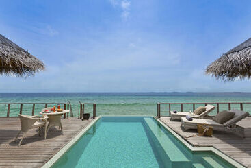 هتل Dusit Thani Maldives